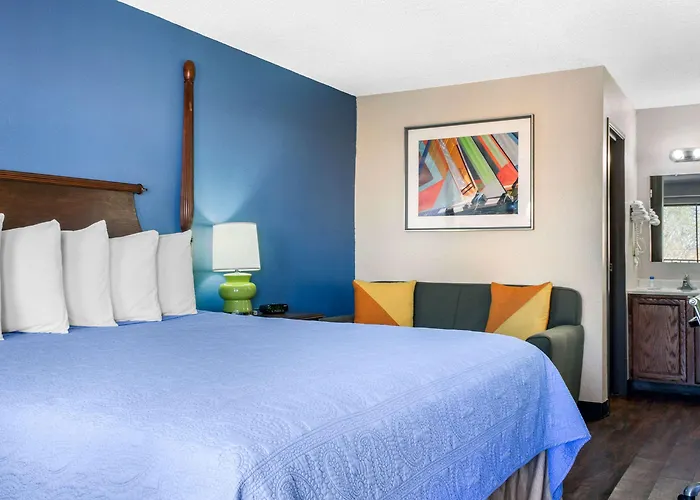 Rodeway Near Ft Huachuca Inn 4*