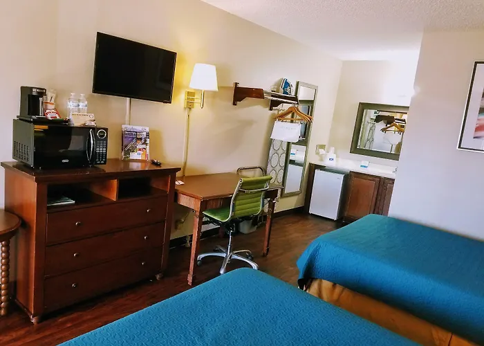 Rodeway Near Ft Huachuca Inn 4*