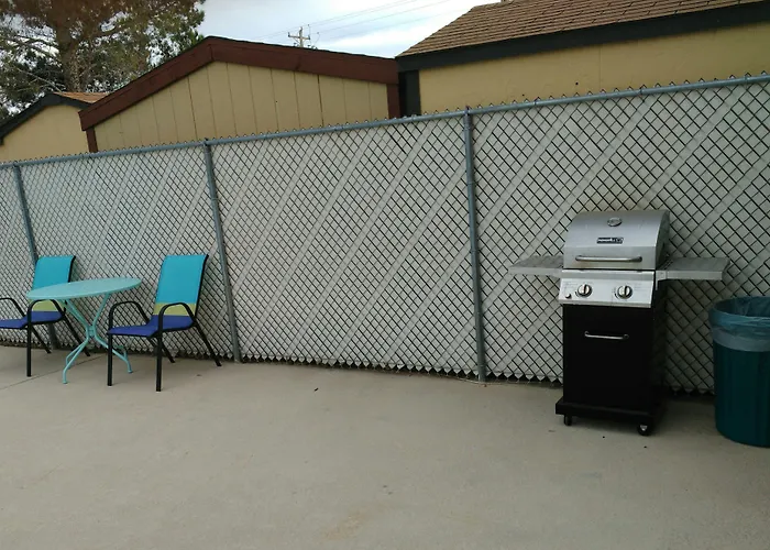 Rodeway Near Ft Huachuca Inn 4*