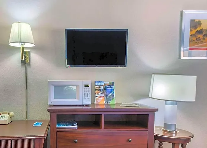 Inn Rodeway Near Ft Huachuca 4*