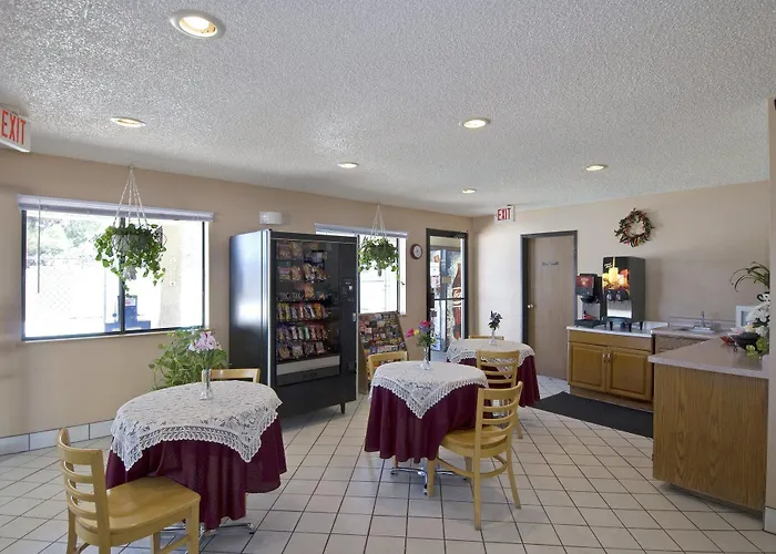 Inn Rodeway Near Ft Huachuca 4*