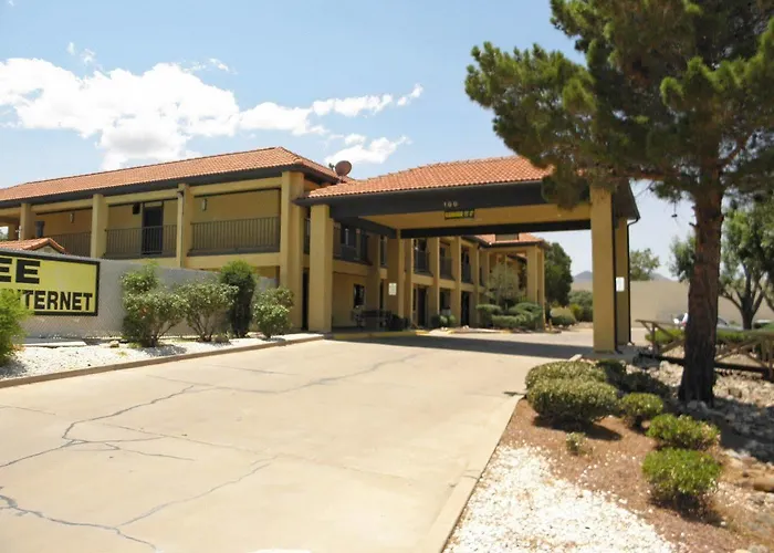 Inn Rodeway Near Ft Huachuca 4*