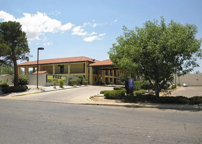 Rodeway Near Ft Huachuca 4*