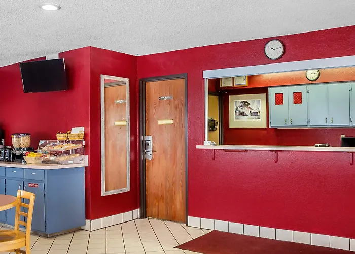 Rodeway Near Ft Huachuca Inn 4*